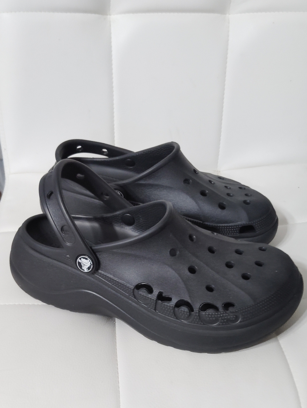 CROCS Classic Black Foam Clogs with Heel Strap!! 🖤
